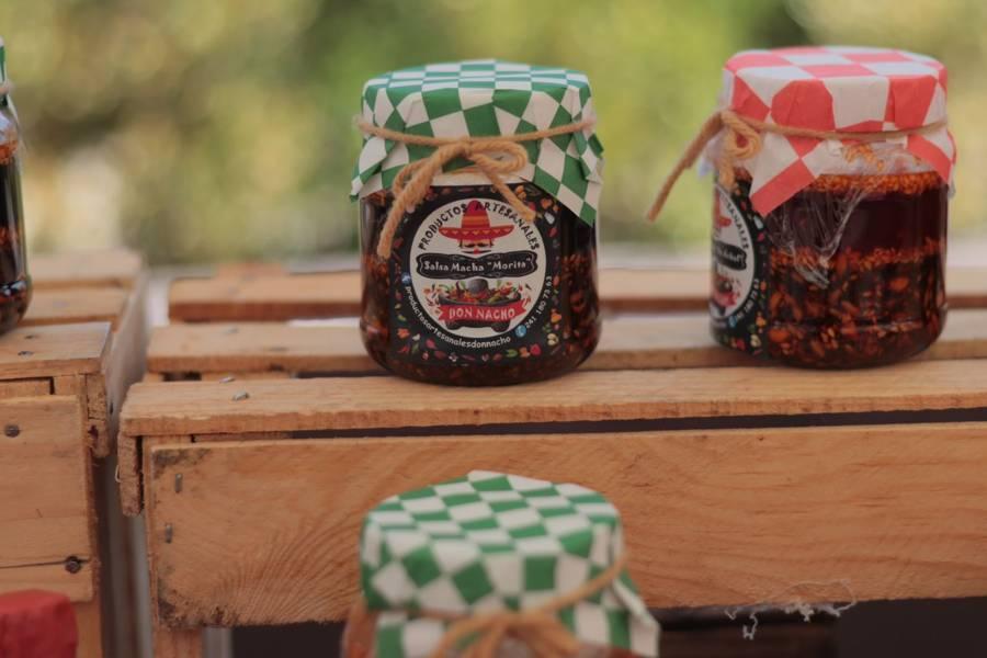 Realiza ayuntamiento capitalino "Bazar Emprende Jóven" 