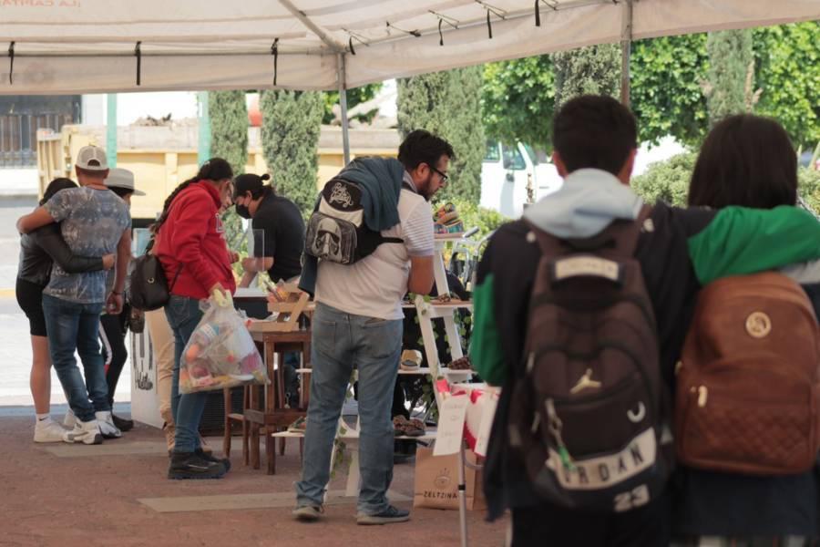 Realiza ayuntamiento capitalino "Bazar Emprende Jóven" 