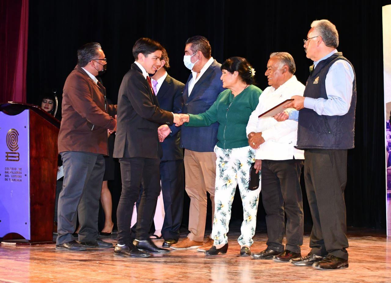 Celebra Cobat encuentros artísticos de rondallas y canto interbachilleres 2023