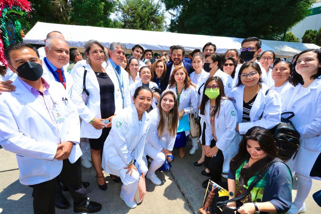 Gobernadora Lorena Cuéllar y Zoé Robledo dan bienvenida a médicos especialistas que brindarán atención en Tlaxcala