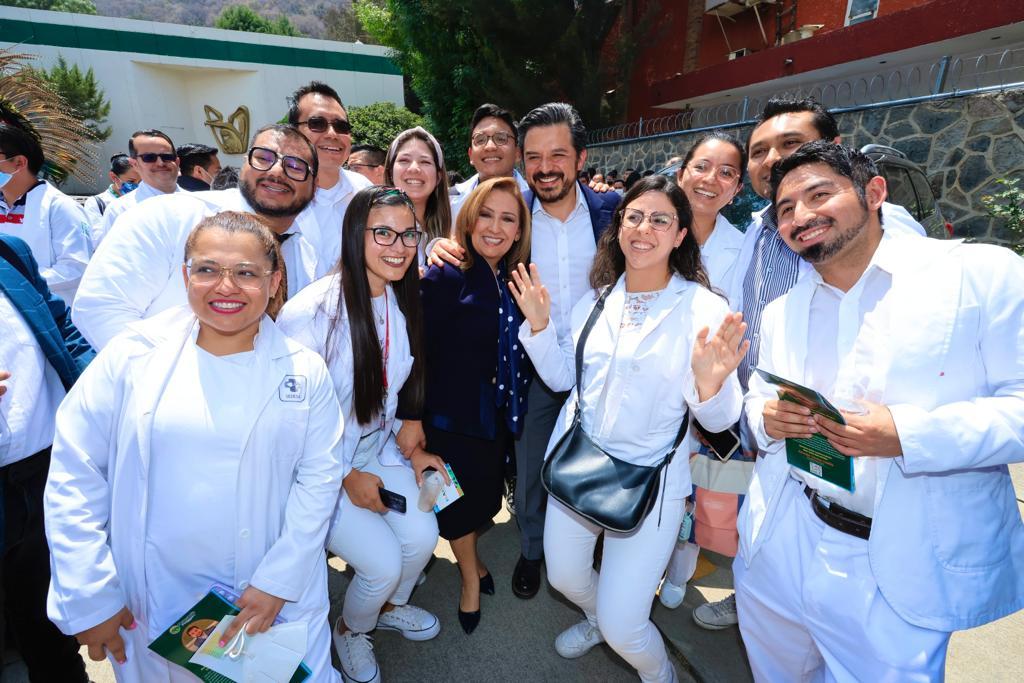 Gobernadora Lorena Cuéllar y Zoé Robledo dan bienvenida a médicos especialistas que brindarán atención en Tlaxcala