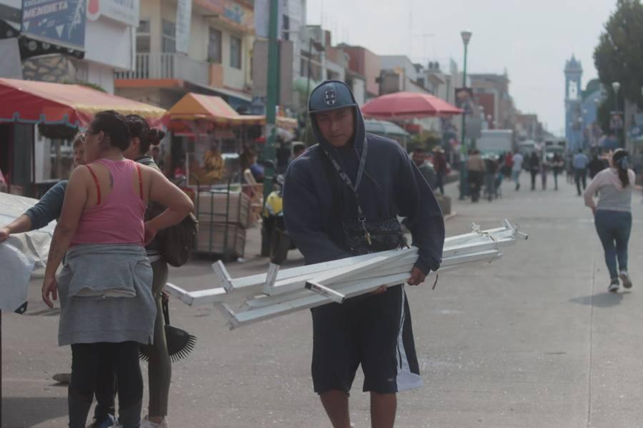Comerciantes de Chiautempan reciben a visitantes por Viacrucis 