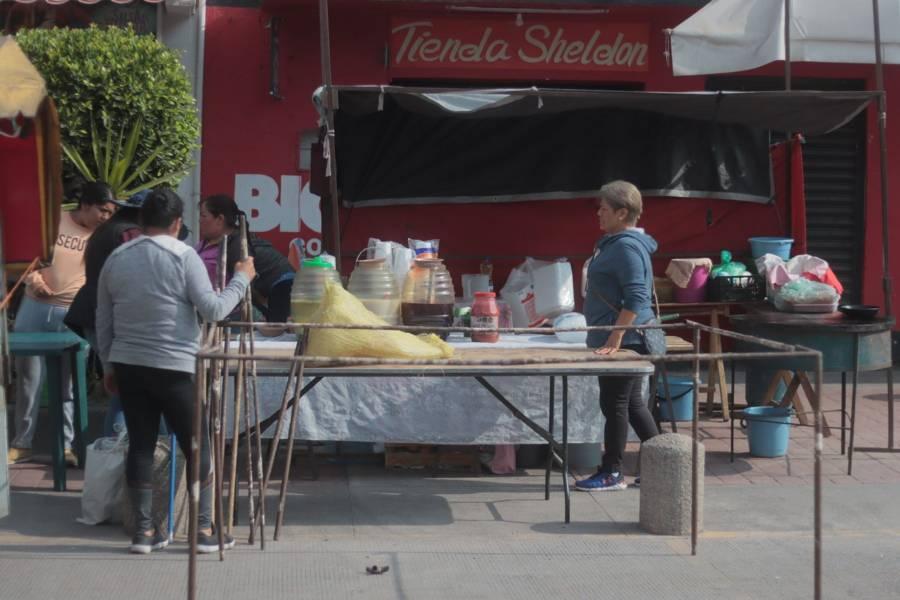Comerciantes de Chiautempan reciben a visitantes por Viacrucis 