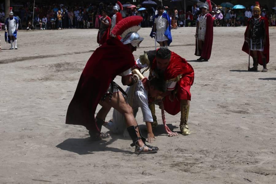 Así se vive este viernes Santo en Santa Cruz Aquiahuac 