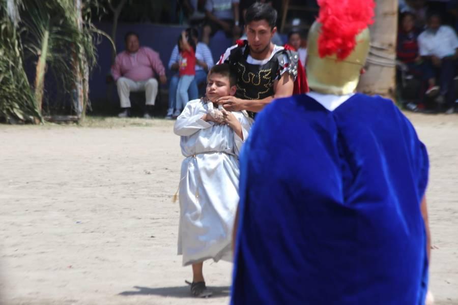 Así se vive este viernes Santo en Santa Cruz Aquiahuac 