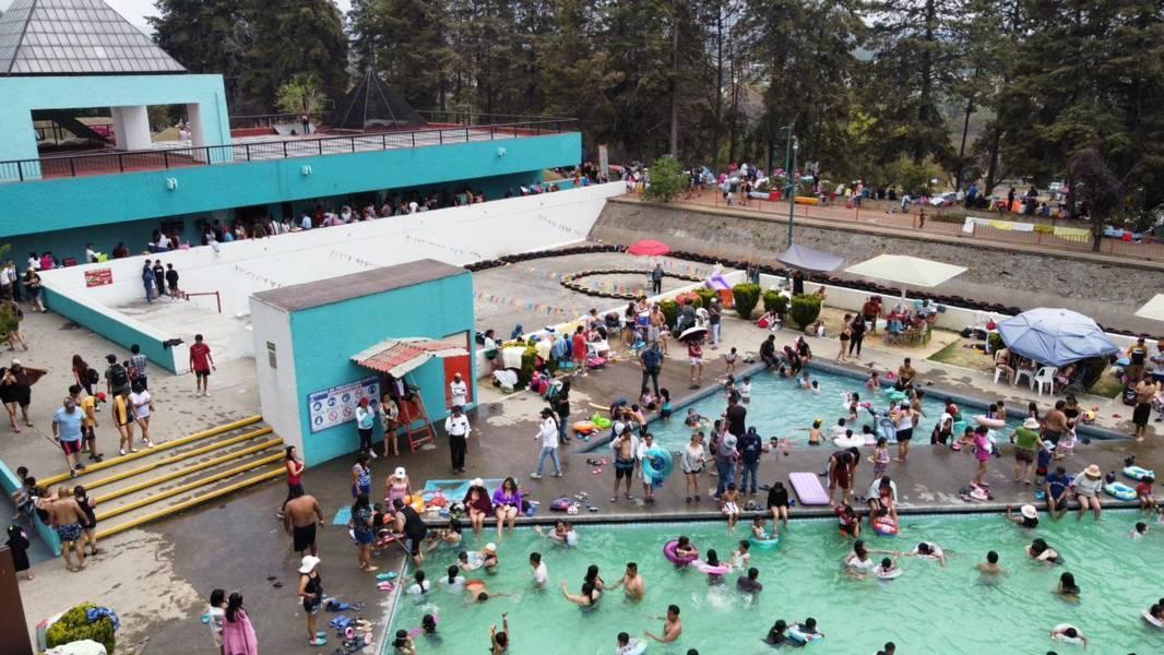 Tlaxcaltecas abarrotan centro vacacional La Trinidad