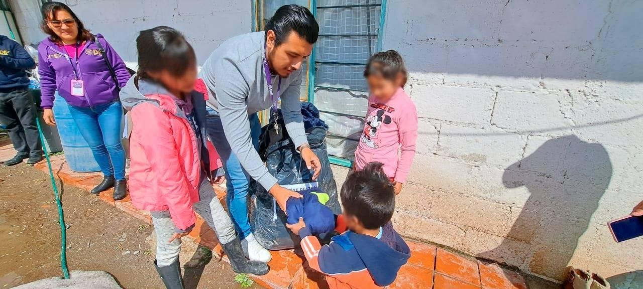 Atiende sistema estatal DIF a damnificados por granizada en Calpulalpan