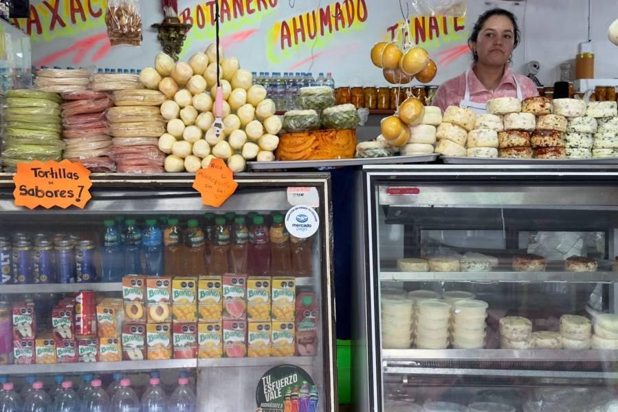 Familia Alburquerque elabora quesos artesanales desde hace 30 años 