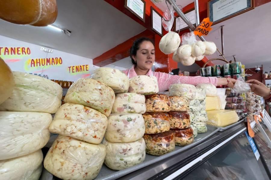 Familia Alburquerque elabora quesos artesanales desde hace 30 años 