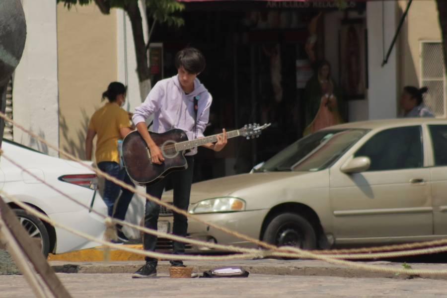 Jóvenes con talento buscan ganarse la vida en el Centro de Tlaxcala