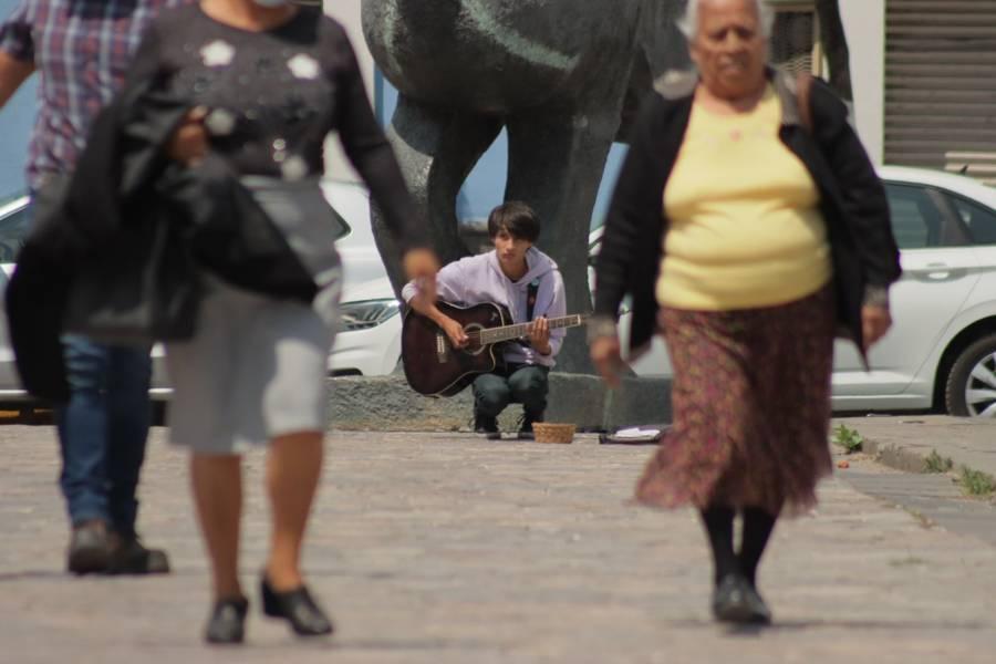 Jóvenes con talento buscan ganarse la vida en el Centro de Tlaxcala