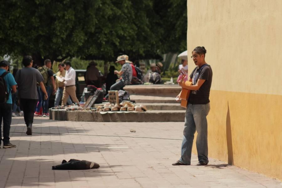 Jóvenes con talento buscan ganarse la vida en el Centro de Tlaxcala