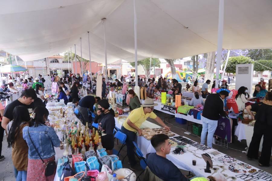 Autoridades estatales y municipales inauguraron primer mercado joven en Chiautempan