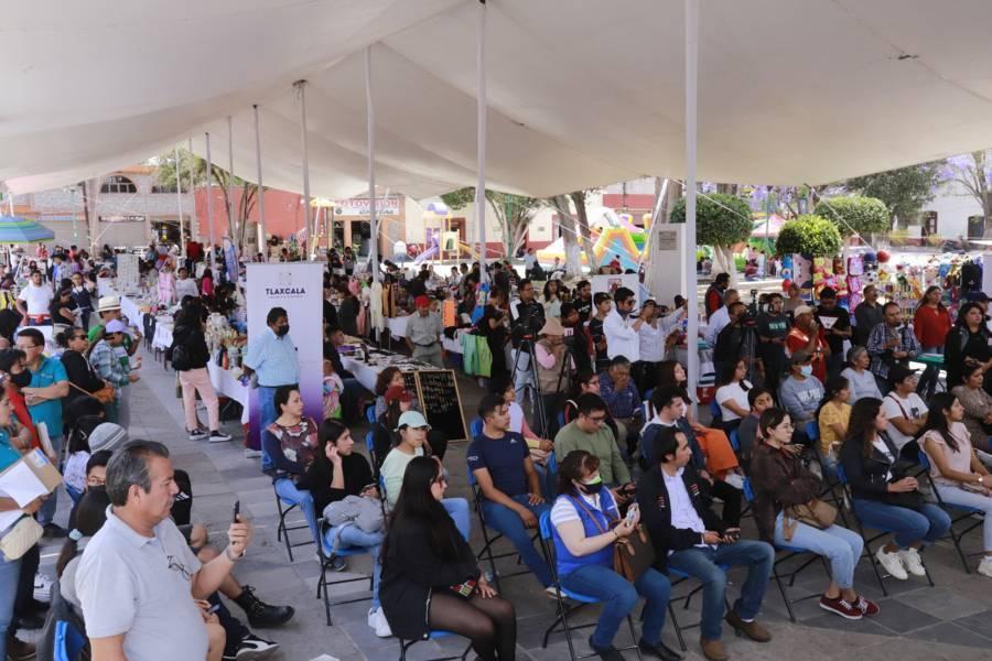Autoridades estatales y municipales inauguraron primer mercado joven en Chiautempan