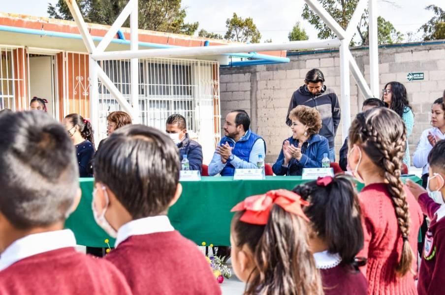 Entregan cámaras de vigilancia en escuela Primaria Niños Héroes de Apizaco