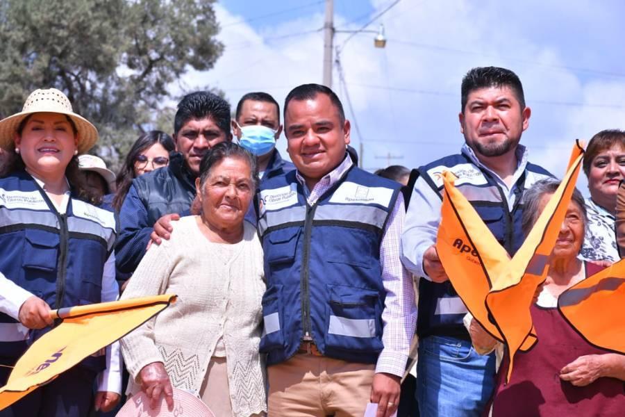 Ángelo Gutiérrez da banderazo de obra para la construcción de pavimento de la calle J. Ortiz 