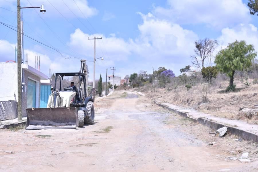 Ángelo Gutiérrez da banderazo de obra para la construcción de pavimento de la calle J. Ortiz 