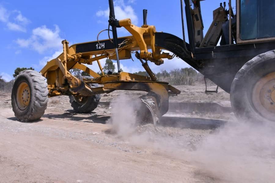 Ángelo Gutiérrez da banderazo de obra para la construcción de pavimento de la calle J. Ortiz 