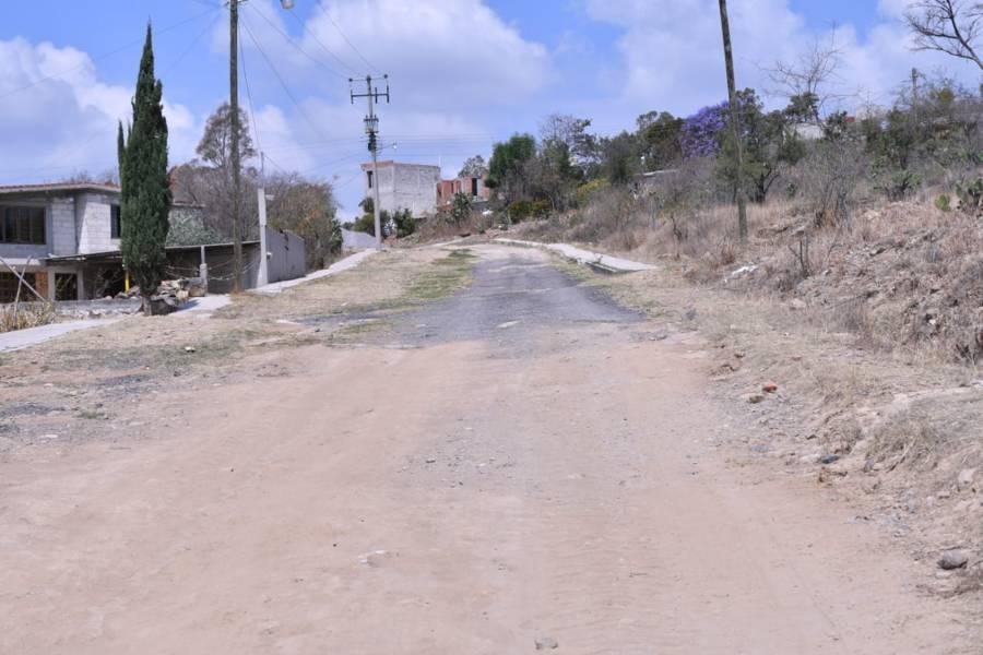 Ángelo Gutiérrez da banderazo de obra para la construcción de pavimento de la calle J. Ortiz 
