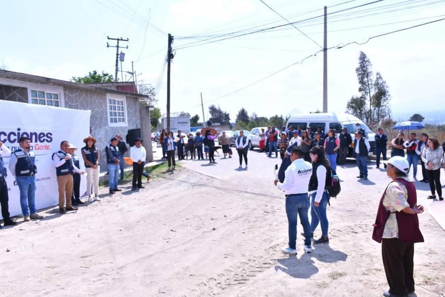 Ángelo Gutiérrez da banderazo de obra para la construcción de pavimento de la calle J. Ortiz 