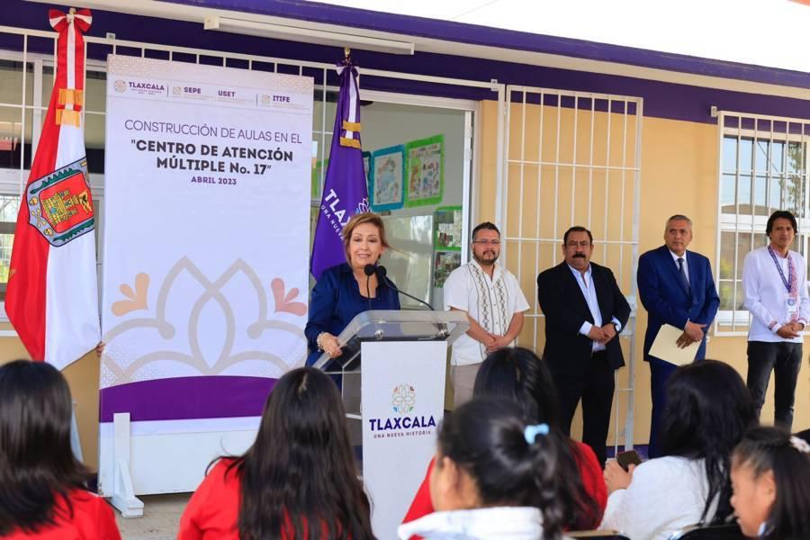 Entregó Gobernadora obras y equipamiento a CAM 17 de Atltzayanca