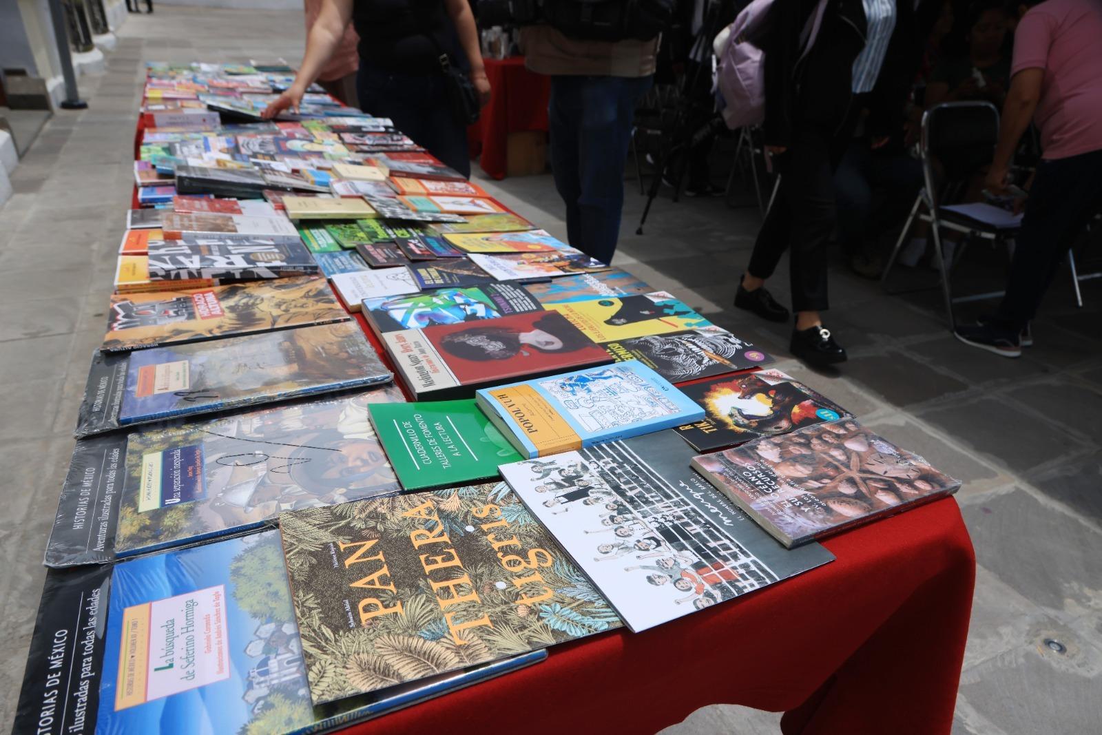 Entregaron Gobierno del Estado y federación acervos para salas de lectura  