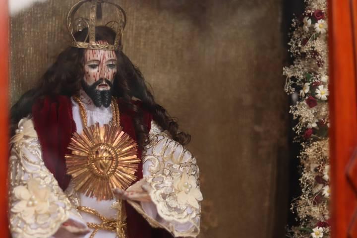  Asisten decenas de pobladores al tradicional mole prieto del barrio de la Soledad 