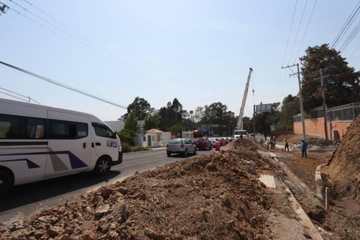 Genera caos vial reubicación de la señalética del C5