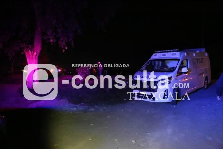 Muere motociclista tras derrapar en Nativitas; otro hombre resulta lesionado 