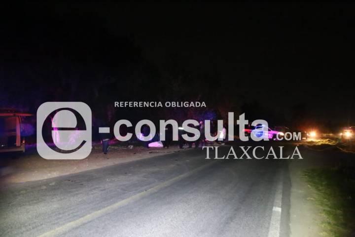 Muere motociclista tras derrapar en Nativitas; otro hombre resulta lesionado 