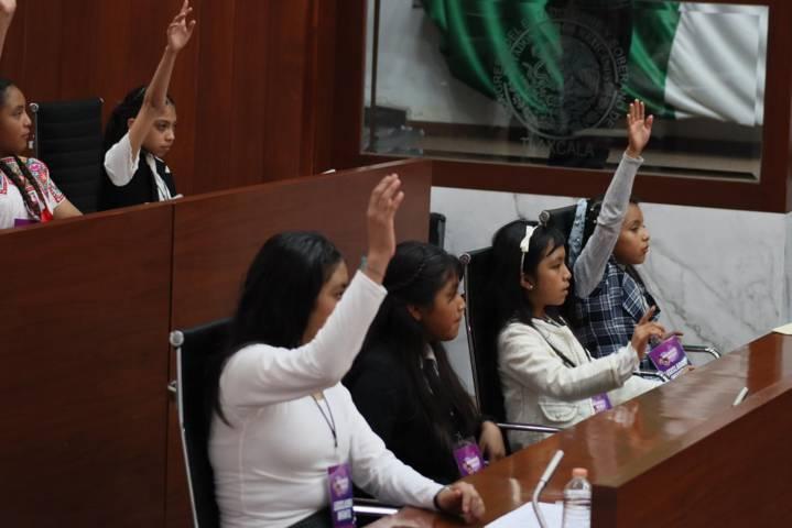 Se lleva a cabo el décimo cuarto Parlamento Infantil 