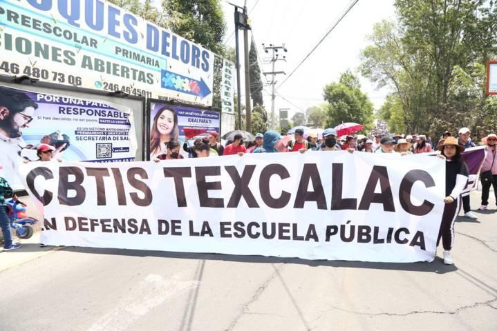 Se manifiestan alumnos y docentes en exigencia de mejora en infraestructura 