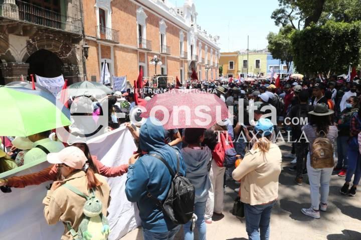 Arriban alumnos, padres y docentes de CBTIS de Tlaxcala 