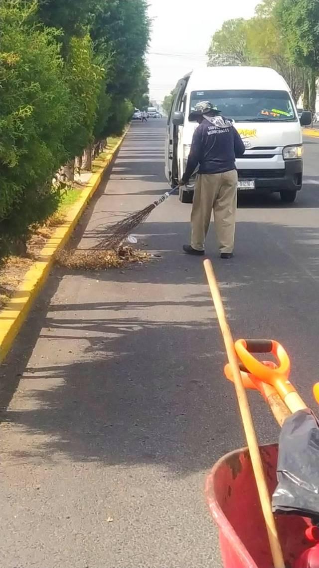 Constante la limpieza de áreas comunes en Apetatitlan para prevenir la delincuencia 