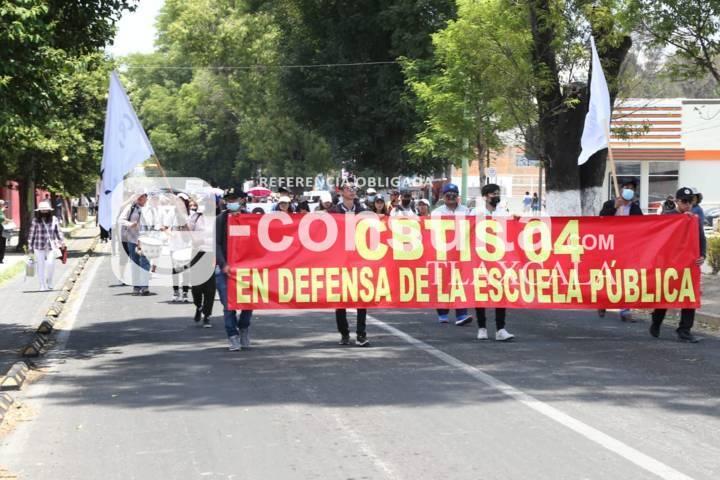 Arriban alumnos, padres y docentes de CBTIS de Tlaxcala 