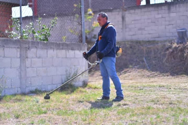 Constante la limpieza de áreas comunes en Apetatitlan para prevenir la delincuencia 