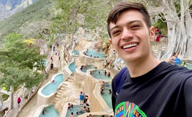 Joven abandona la universidad para dedicarse a las redes sociales ganando fuerte suma de dinero al mes
