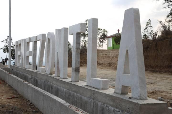 Continúan trabajos en el mirador de las "brujas" de Temetzontla 