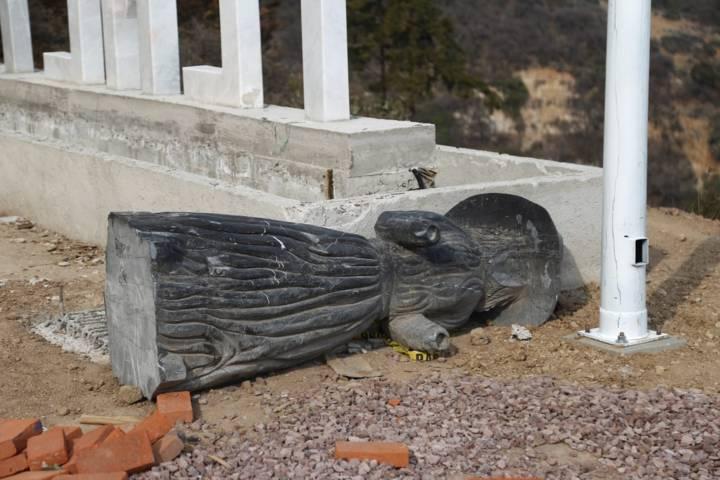 Continúan trabajos en el mirador de las "brujas" de Temetzontla 