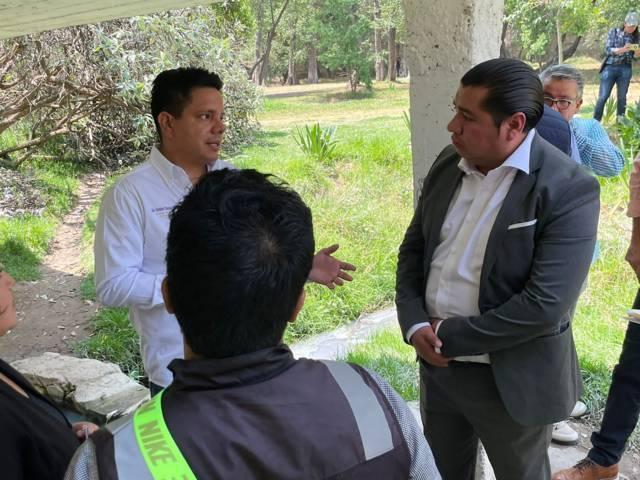 Recibe Eddy Roldán al Secretario del Medio Ambiente del Estado en la Reserva natural de las Cuevas en Contla