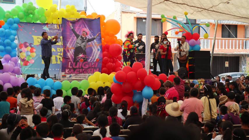 Niñas y niños derraman alegría y felicidad durante festejo en Papalotla 