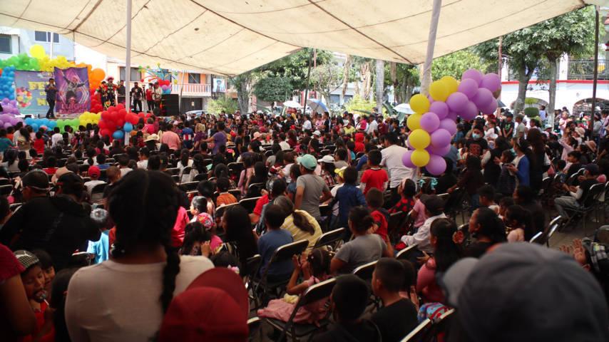 Niñas y niños derraman alegría y felicidad durante festejo en Papalotla 