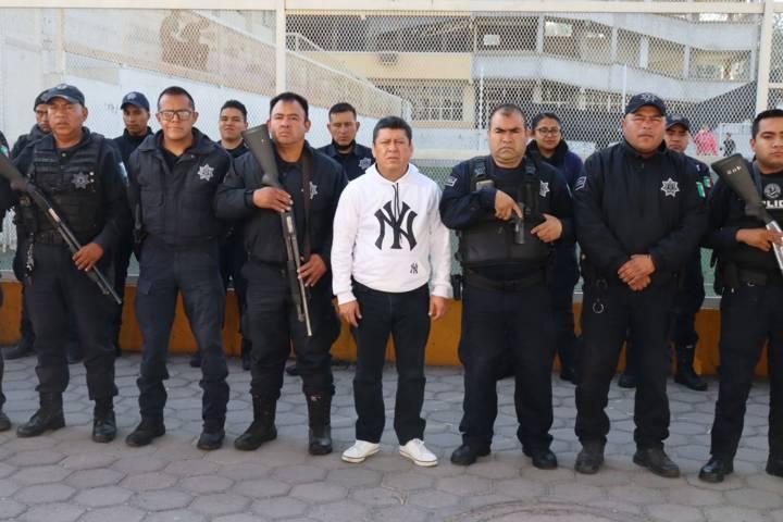 Equipan con Nuevo Armamento a Elementos de Seguridad Pública en Contla
