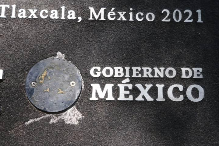 Tlaxcaltecas vandalizan placa de patrimonio de la humanidad de ex convento de San Francisco