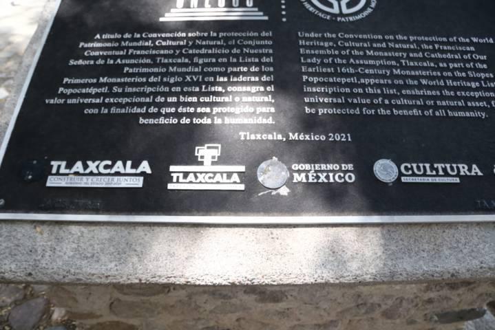 Tlaxcaltecas vandalizan placa de patrimonio de la humanidad de ex convento de San Francisco