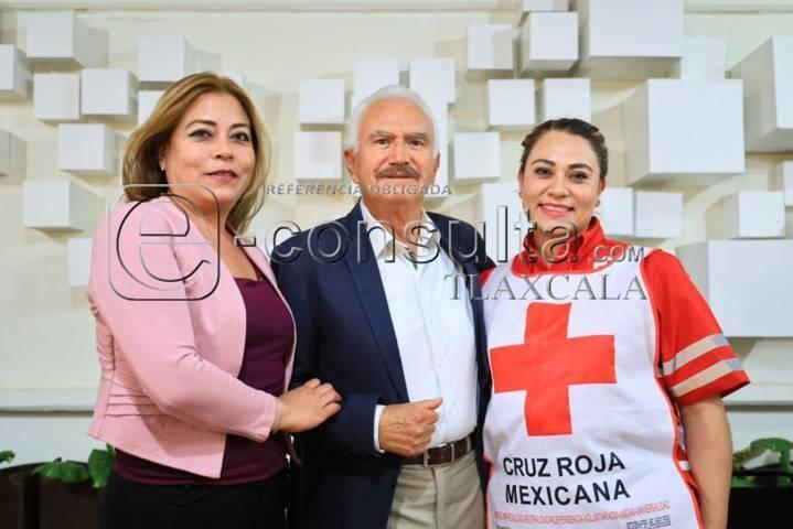 Apadrina Presidente Municipal de Chiautempan a generación de TUM de Cruz Roja Mexicana