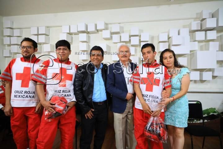 Apadrina Presidente Municipal de Chiautempan a generación de TUM de Cruz Roja Mexicana