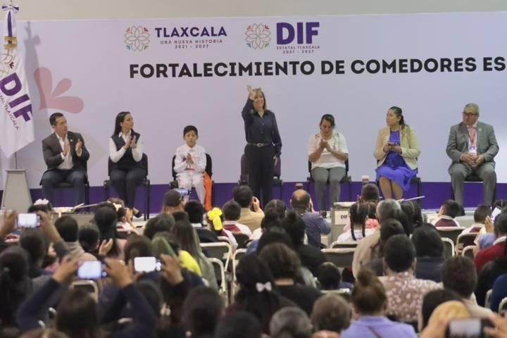 Entrega DIF estatal, equipamiento para los comedores escolares 