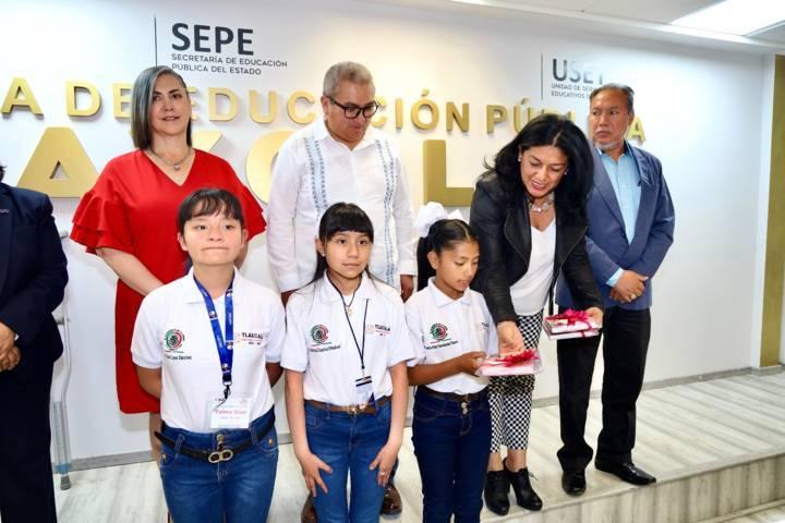 Participa Presidenta del TSJ en abanderamiento de las Niñas Legisladoras Federales de Tlaxcala   