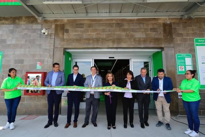 Inaugura Gobernadora Lorena Cuéllar tienda Bodega Aurrera en Calpulalpan